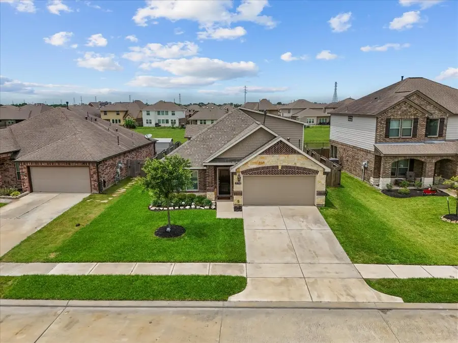 726 Rim Water Drive, Alvin, TX 77511 - Image #2
