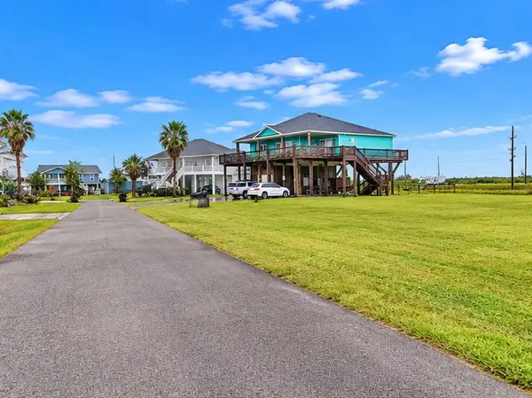 3181 Castle Drive, Crystal Beach, TX 77650
