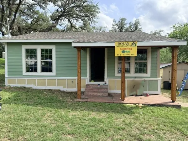 909 Moss Lane, Cuero, TX 77954