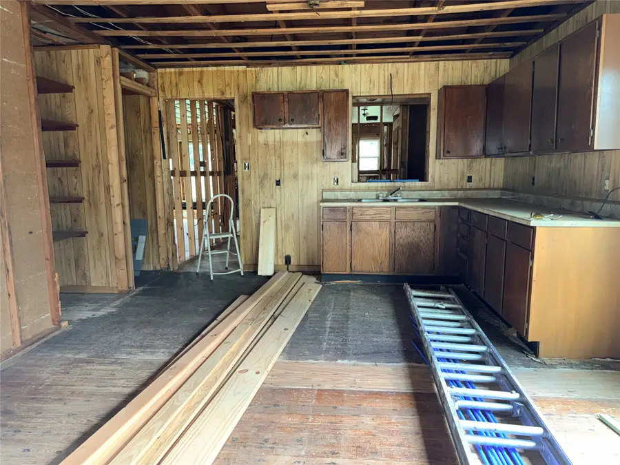 909 Moss Lane, Cuero, TX 77954 - #3