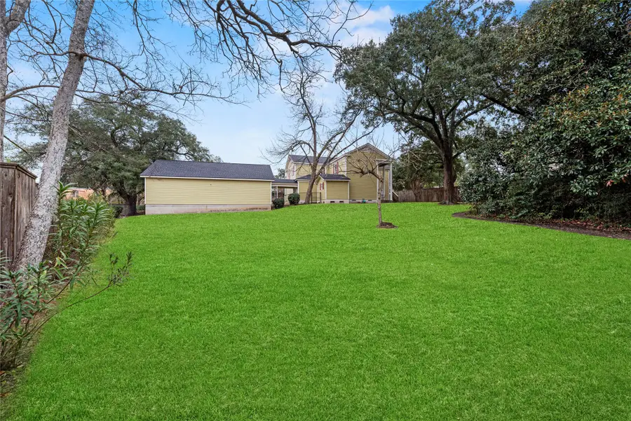 1106 Avenue O, Huntsville, TX 77340 - #3