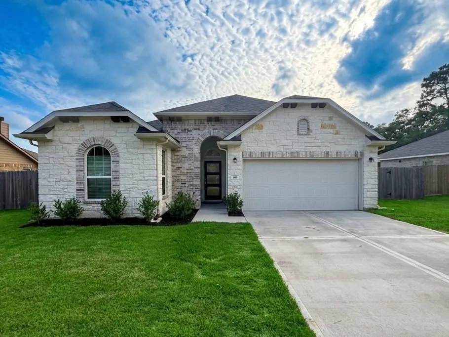 439 S Amherst Drive, West Columbia, TX 77486 - #1