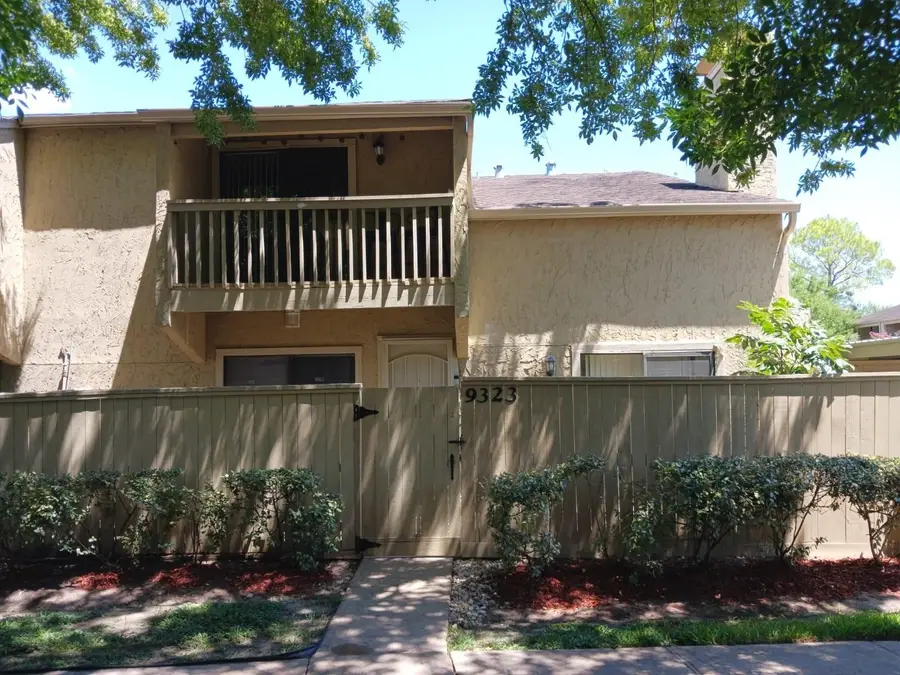 9323 Pagewood Lane, Houston, TX 77063 - Image #2