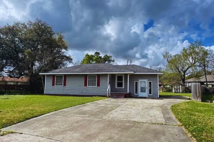 2 Pacific Circle, Orange, TX 77630 - #2