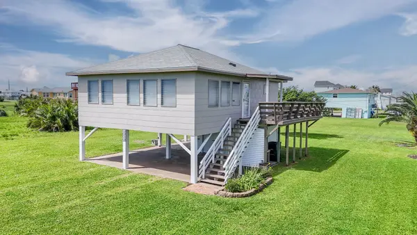4018 3rd Street, Galveston, TX 77554