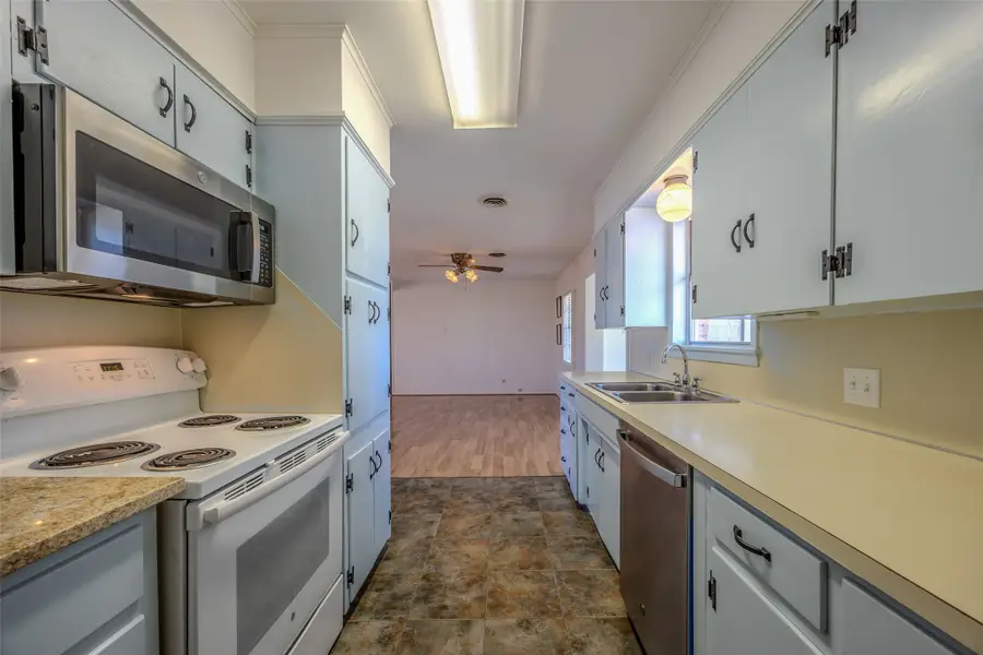 1404 Woodson Lane, Brenham, TX 77833 - Image #3