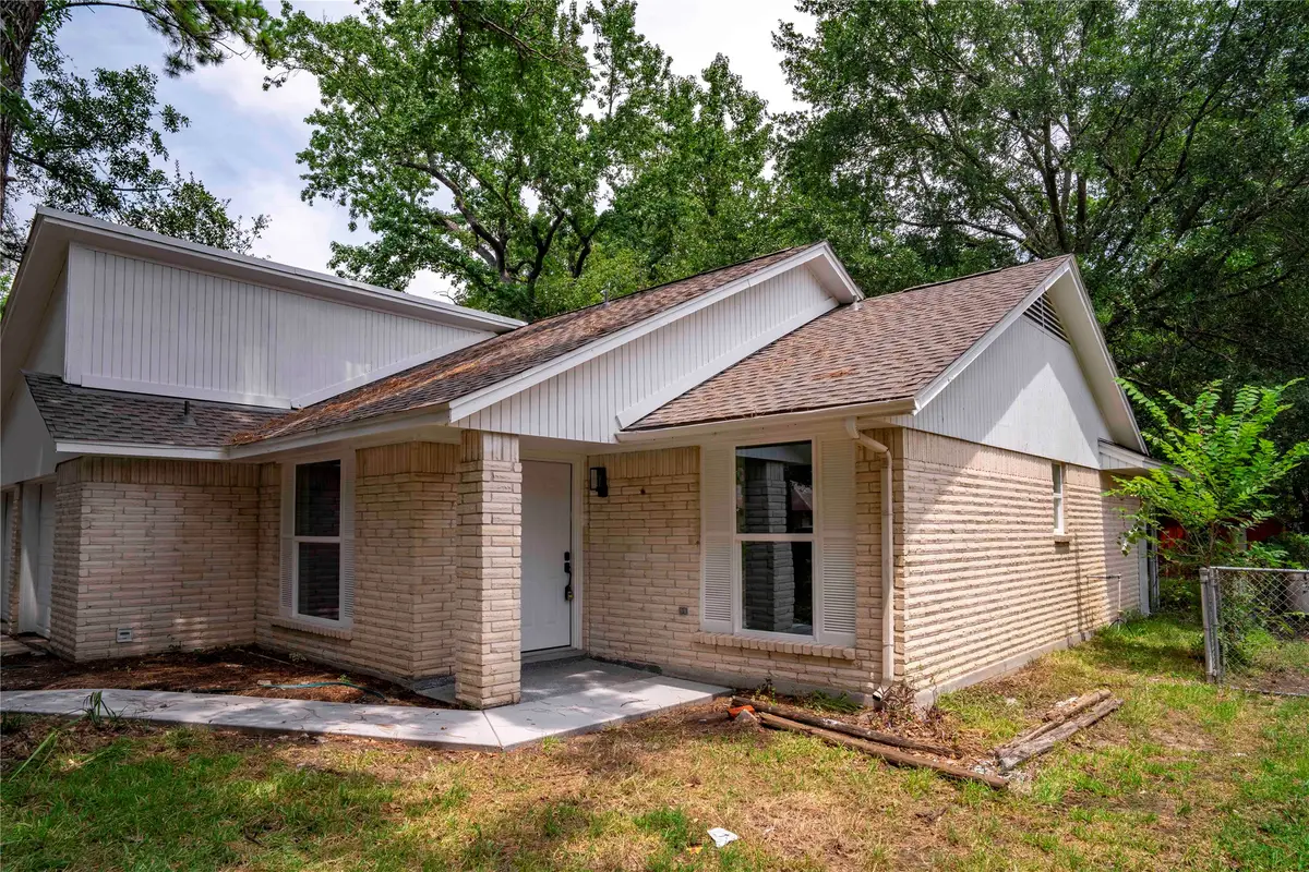 9214 Woodland Oaks Drive, Houston, TX 77040 - Image #1