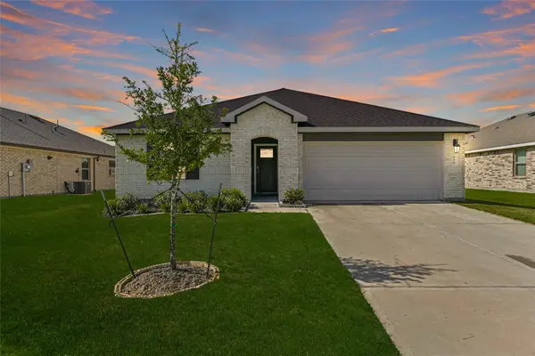 136 Little Spring Court, Anahuac, TX 77514