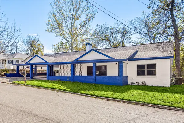 811 W Calhoun Street, Livingston, TX 77351