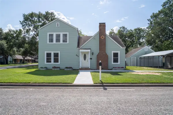 801 Avenue F, El Campo, TX 77437