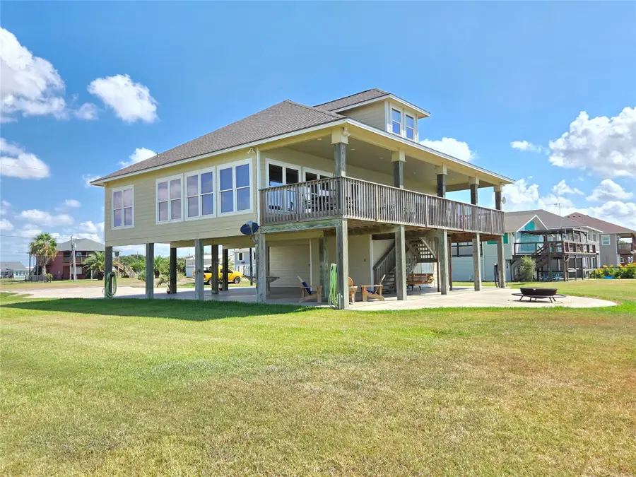 1588 W Bayshore Drive, Palacios, TX 77465 - Image #2