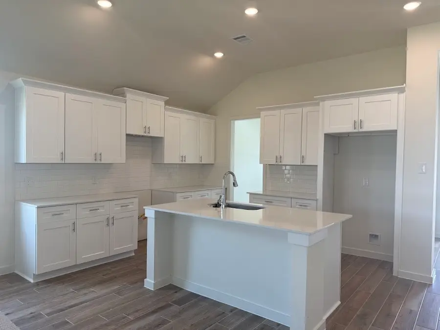 8319 Amber Summit, Angleton, TX 77515 - #2