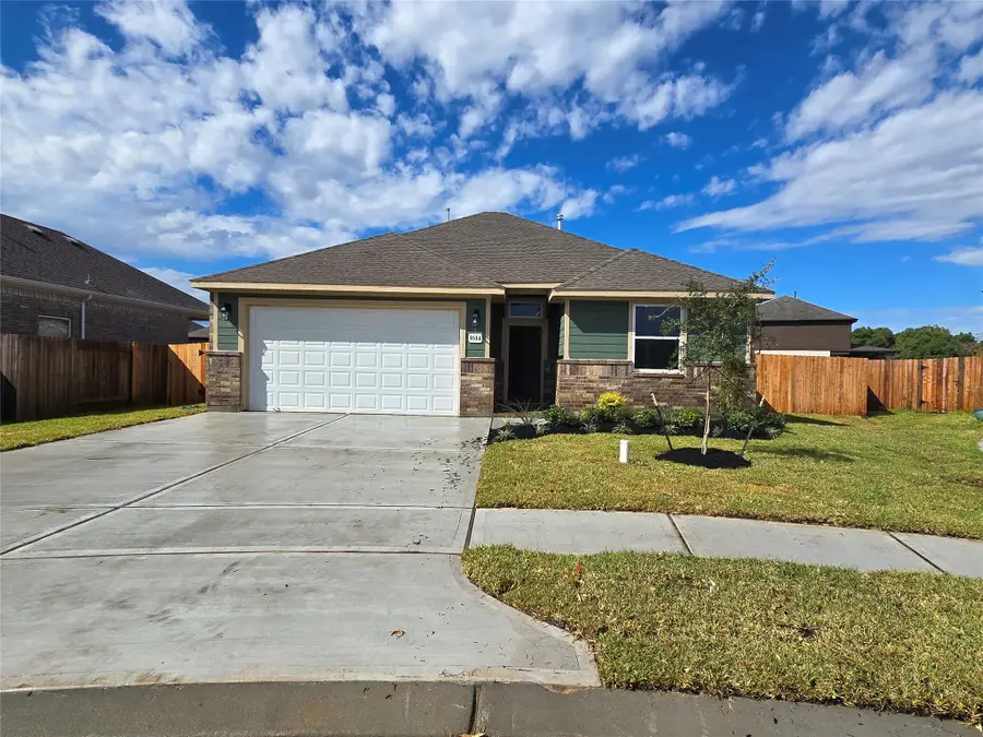1614 Carefree Circle, Seabrook, TX 77586 - Image #2