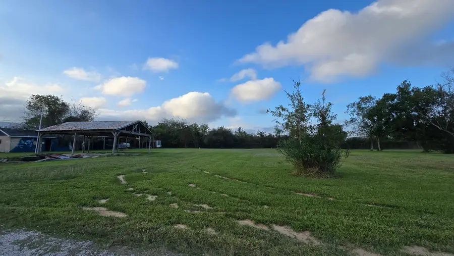 2731 Lawrence Road, Kemah, TX 77565 - Image #3