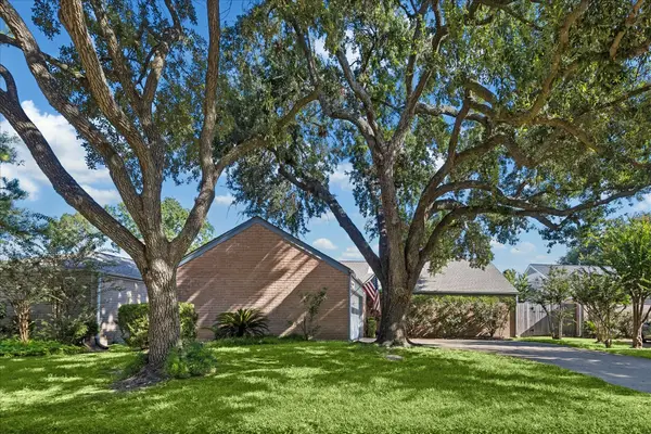 11510 Overbrook Lane, Houston, TX 77077