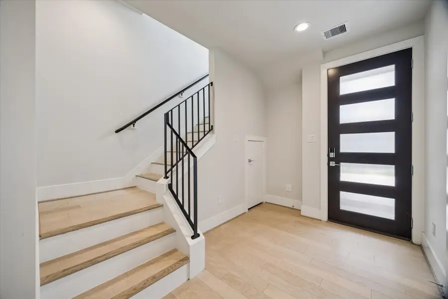 834 Fisher Street #C, Houston, TX 77018 - #3