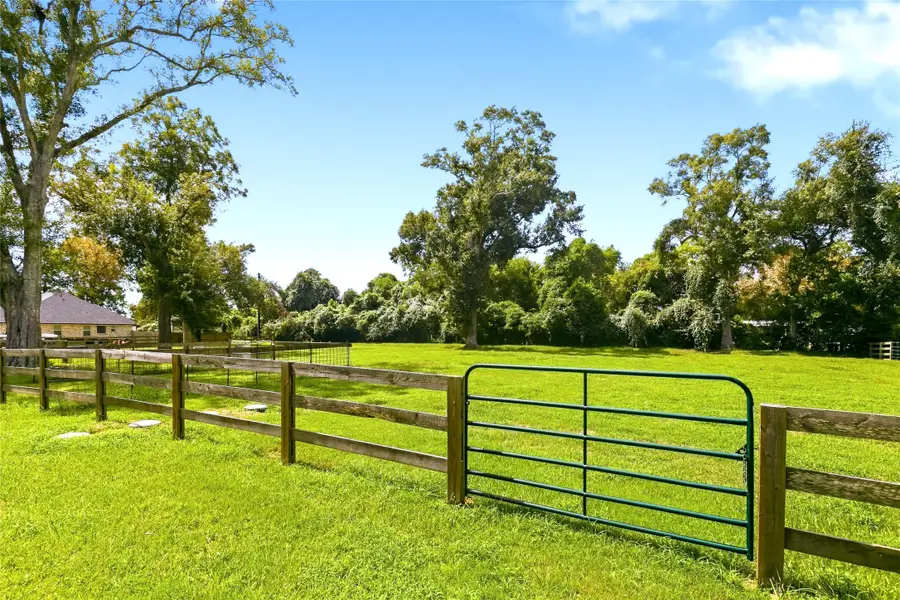 34 Nelson Court, Jones Creek, TX 77541 - #2