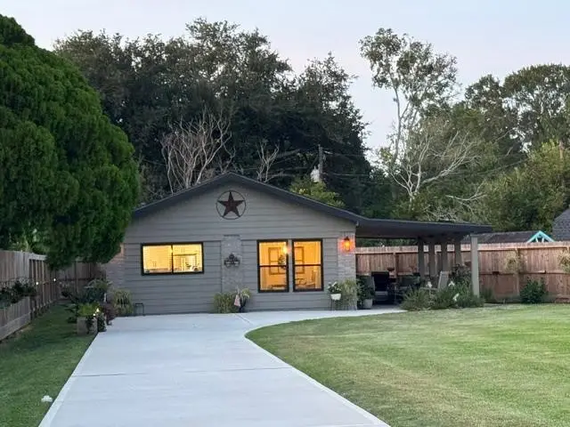 920 W Galveston Street, League City, TX 77573 - #1