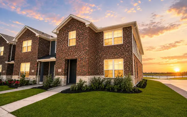 2738 Mariposa Creek Drive, Rosharon, TX 77583