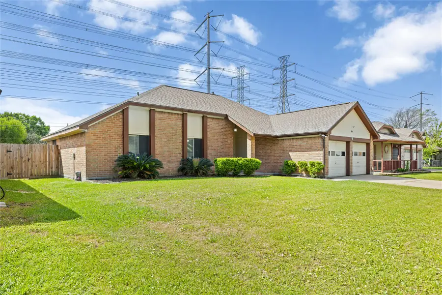 1818 Wildwood Drive, Deer Park, TX 77536 - #2