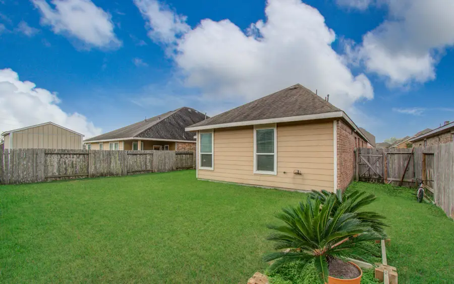 8306 Sweet Bay Circle, Baytown, TX 77523 - Image #3