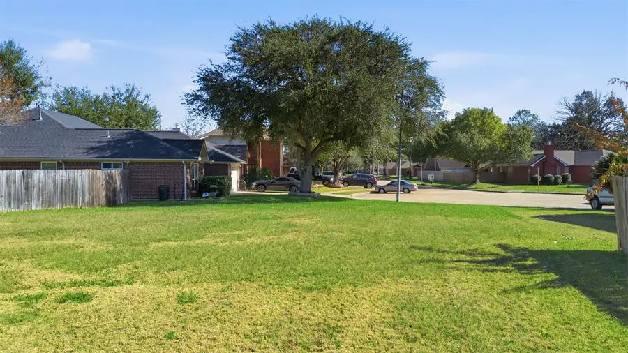 7702 Londres Drive, Houston, TX 77083 - Image #3