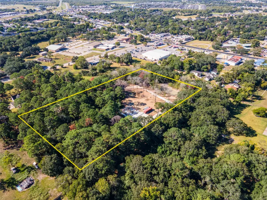 225 Foster Street, Alvin, TX 77511 - Image #2