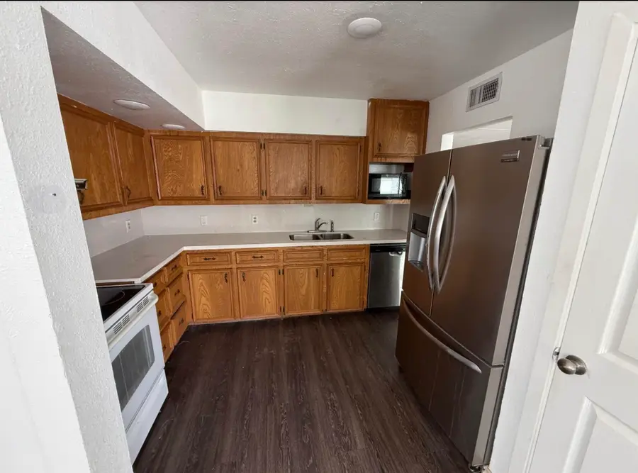 706 Rockdale Road, Rockdale, TX 76567 - #2