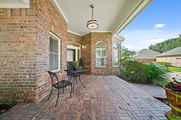 2007 N Greens Boulevard, Richmond, TX 77406