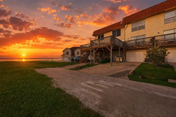 71 Regency Point, Montgomery, TX 77356