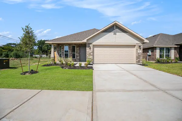 428 Bryan Way, Angleton, TX 77515