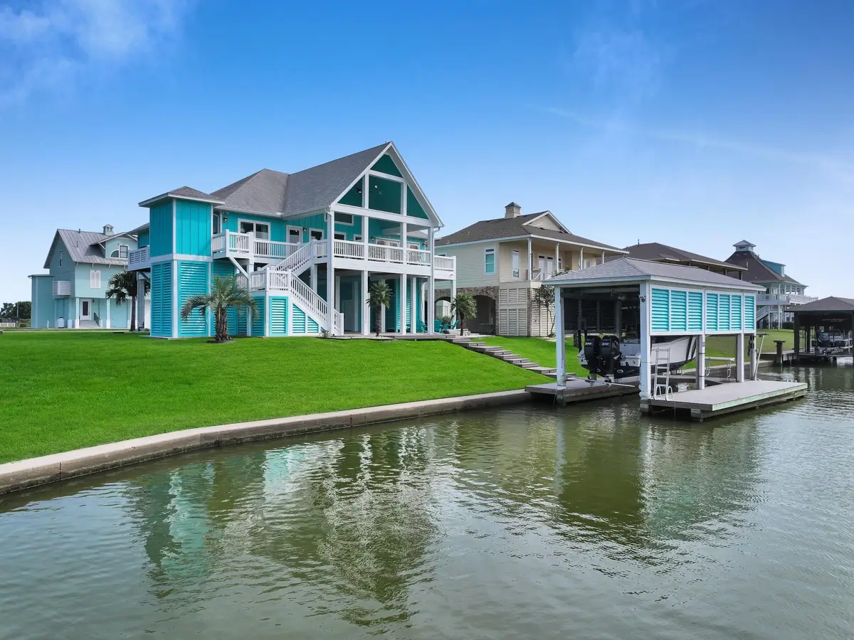2005 & 2009 Laguna Harbor Cove Boulevard, Port Bolivar, TX 77650 - #1