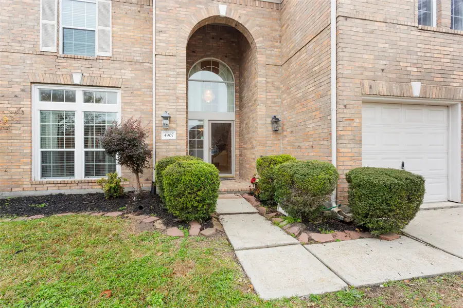 4907 Elmwood Court, Baytown, TX 77521 - Image #2