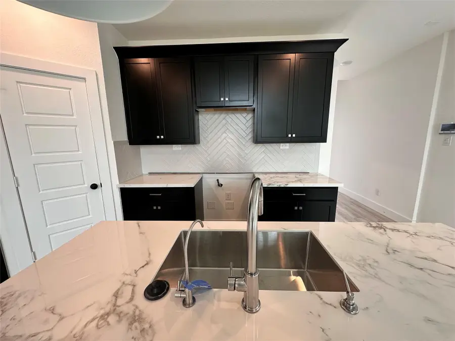 5215 Murillo Drive, Iowa Colony, TX 77583 - Image #2