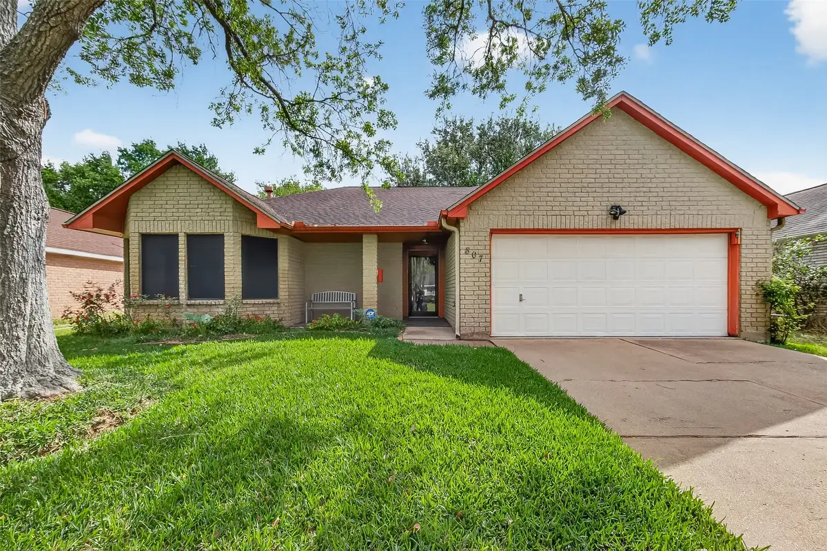 807 Forest Oaks Lane, Pearland, TX 77584 - #1