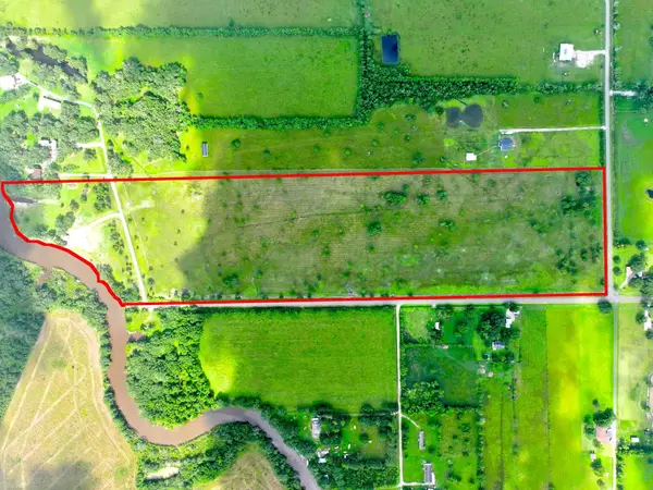 1734 Haynes Road, Anahuac, TX 77514