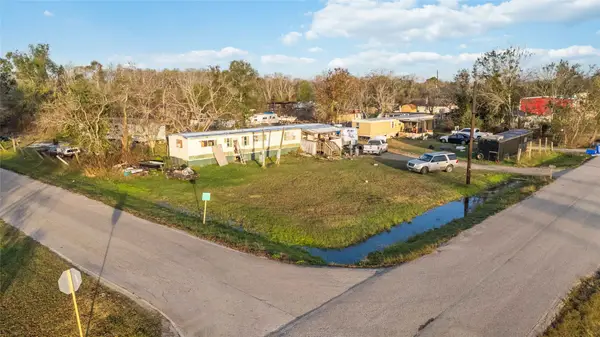 16118 County Road 897, Rosharon, TX 77583