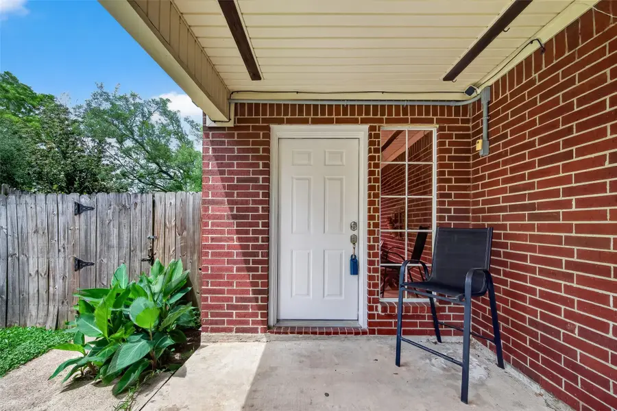 3608 Lochmoor Lane, Pearland, TX 77581 - #2
