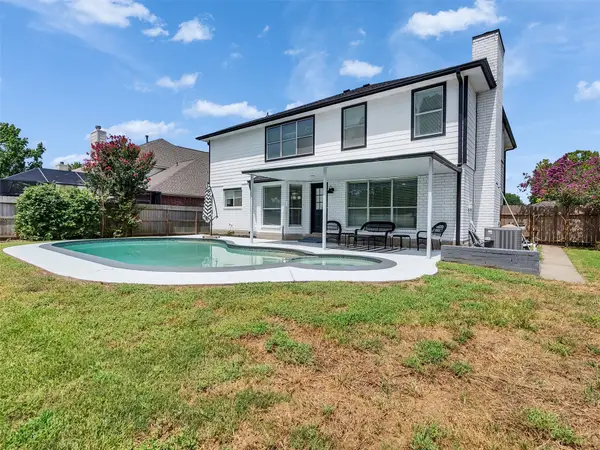 2605 S Mission Circle, Friendswood, TX 77546