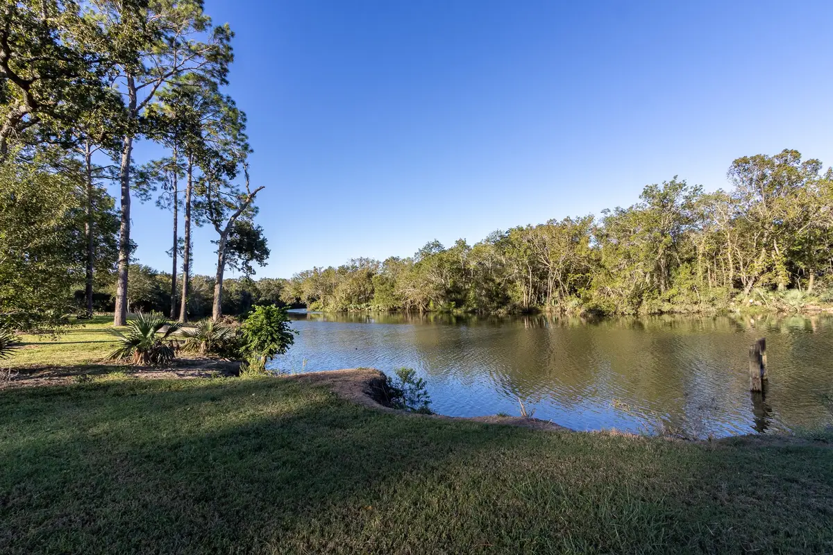 30 Ellis Road, League City, TX 77573 - Image #1
