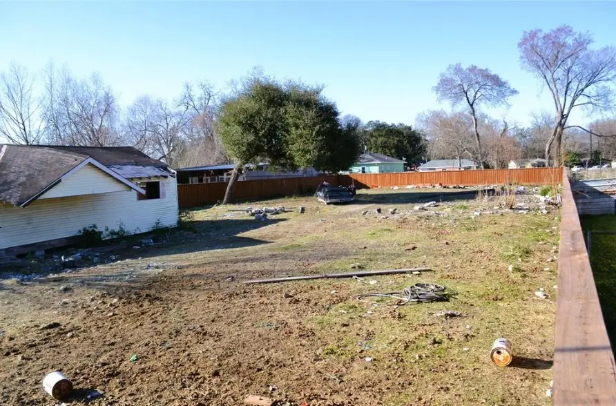 824 W Rittenhouse Road, Houston, TX 77091 - Image #1