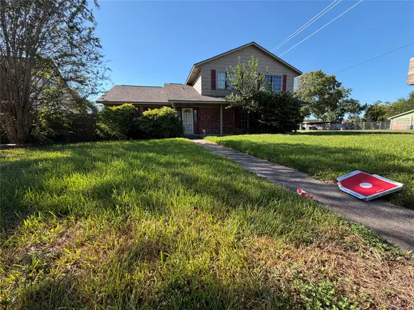 7313 Plover Circle, Texas City, TX 77591