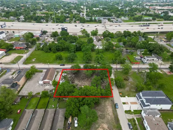 2111 Jensen Drive, Houston, TX 77026