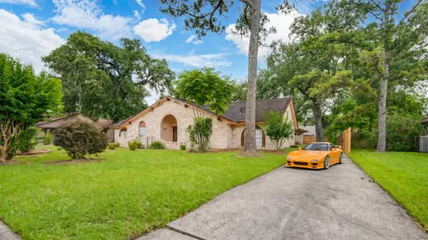 204 Nasturtium Street, Lake Jackson, TX 77566