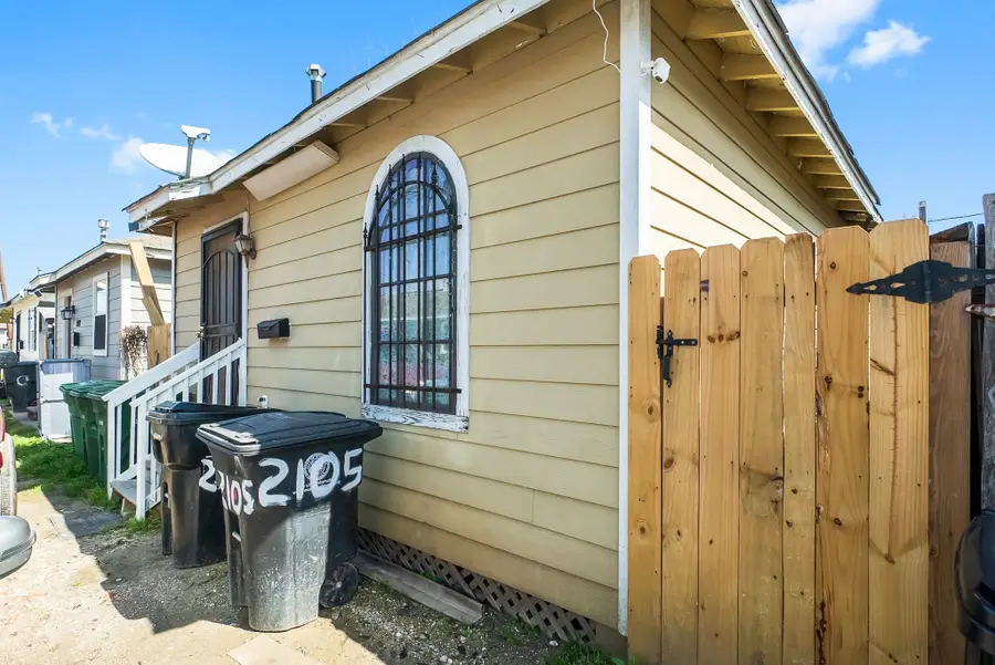 2105 Russell Street, Houston, TX 77026 - Image #2