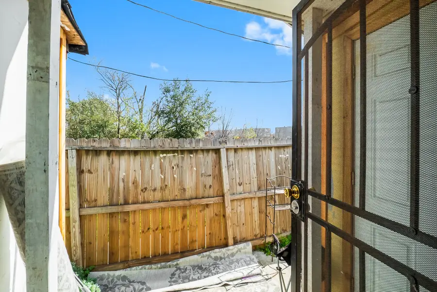 2105 Russell Street, Houston, TX 77026 - Image #3