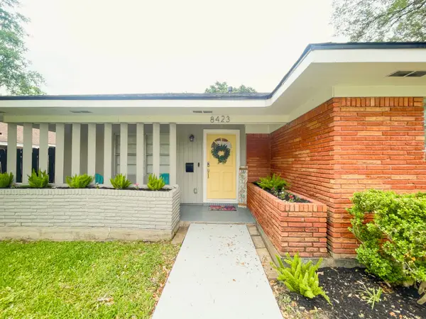 8423 Glen Valley Drive, Houston, TX 77061