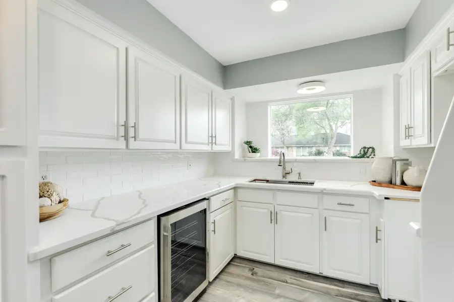 300 N Shanks Street, Clute, TX 77531 - #2