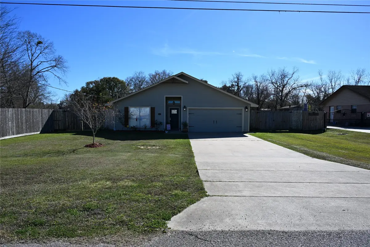 1220 Fairground Ln, Angleton, TX 77515 - Image #1