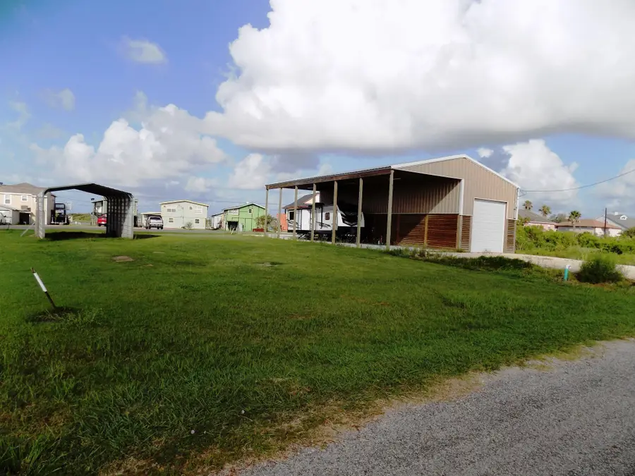 6123 Blue Water Boulevard, Sargent, TX 77414 - Image #2